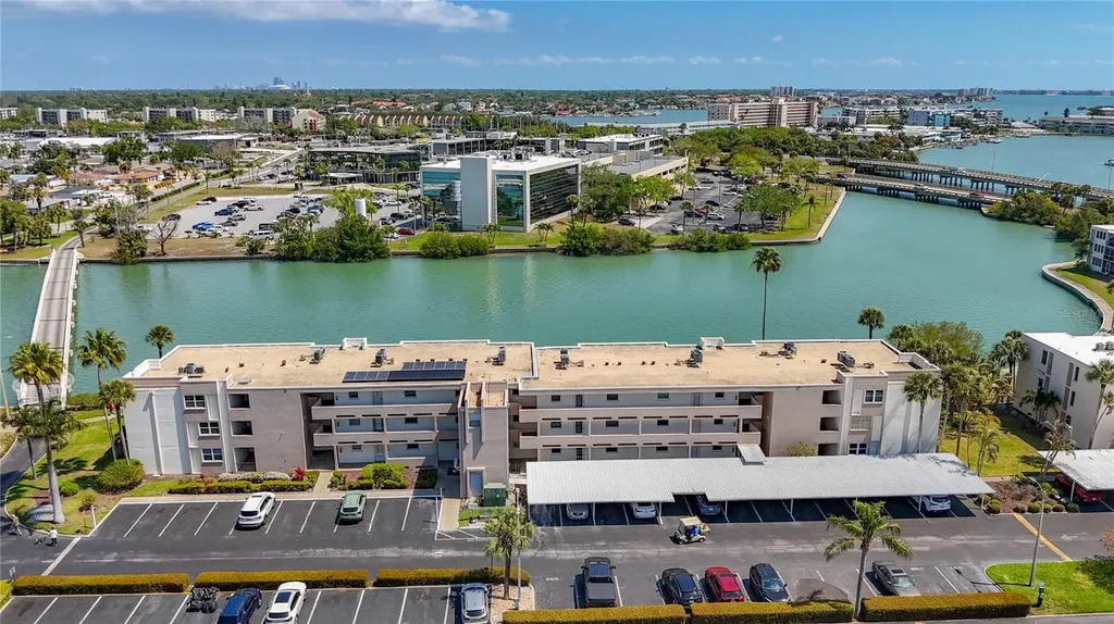 7425 Bay Island Drive S South Pasadena FL 33707