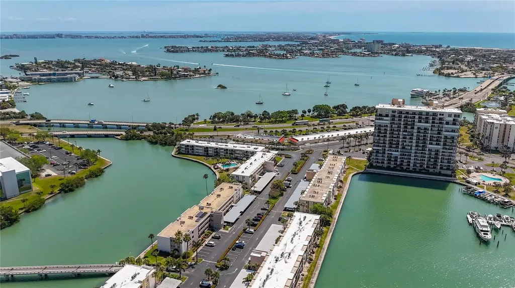 7425 Bay Island Drive S South Pasadena FL 33707