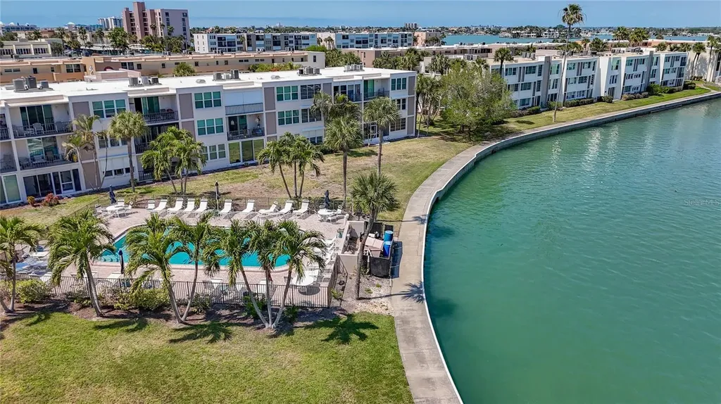 7425 Bay Island Drive S South Pasadena FL 33707