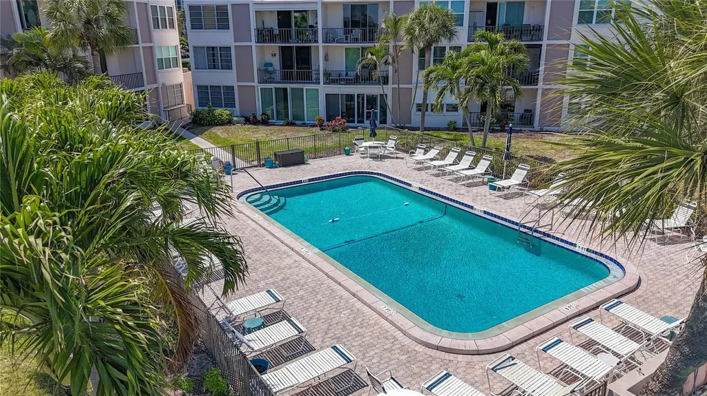 7425 Bay Island Drive S South Pasadena FL 33707