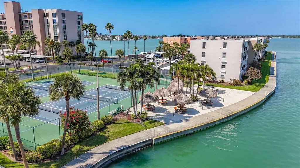 7425 Bay Island Drive S South Pasadena FL 33707