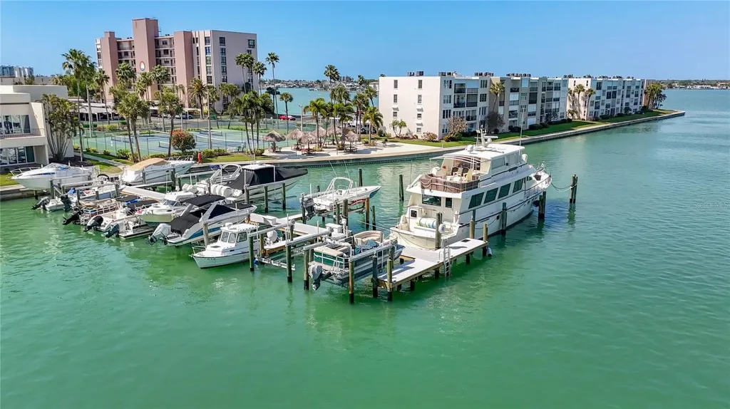 7425 Bay Island Drive S South Pasadena FL 33707
