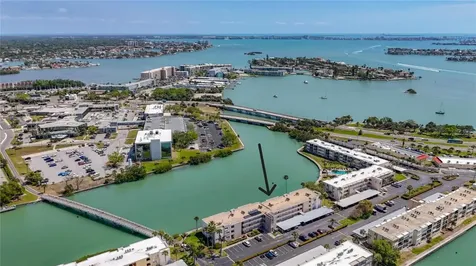 7425 Bay Island Drive S South Pasadena FL 33707