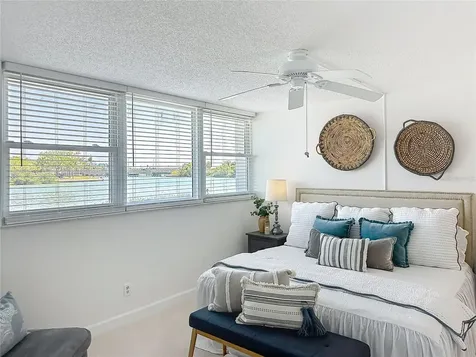 7425 Bay Island Drive S South Pasadena FL 33707