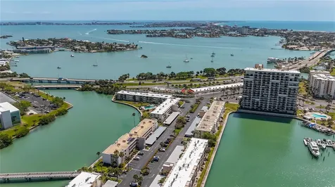 7425 Bay Island Drive S South Pasadena FL 33707
