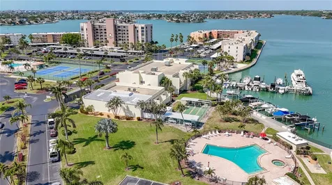 7425 Bay Island Drive S South Pasadena FL 33707