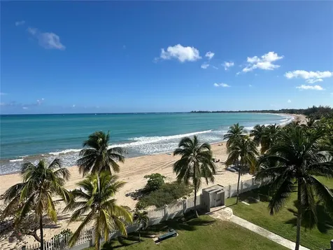 7043 Horizonte Street Playa Dorada Carolina PR 00979