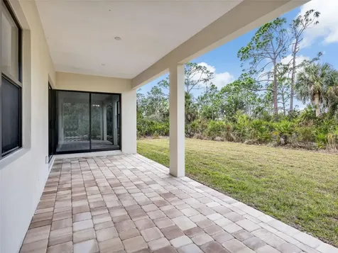 11153 Carnegie Avenue Englewood FL 34224