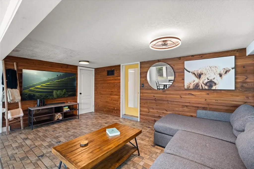 2211 Oregon Street Orlando FL 32803
