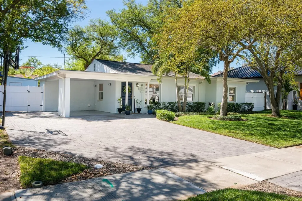 4704 W El Prado Boulevard Tampa FL 33629