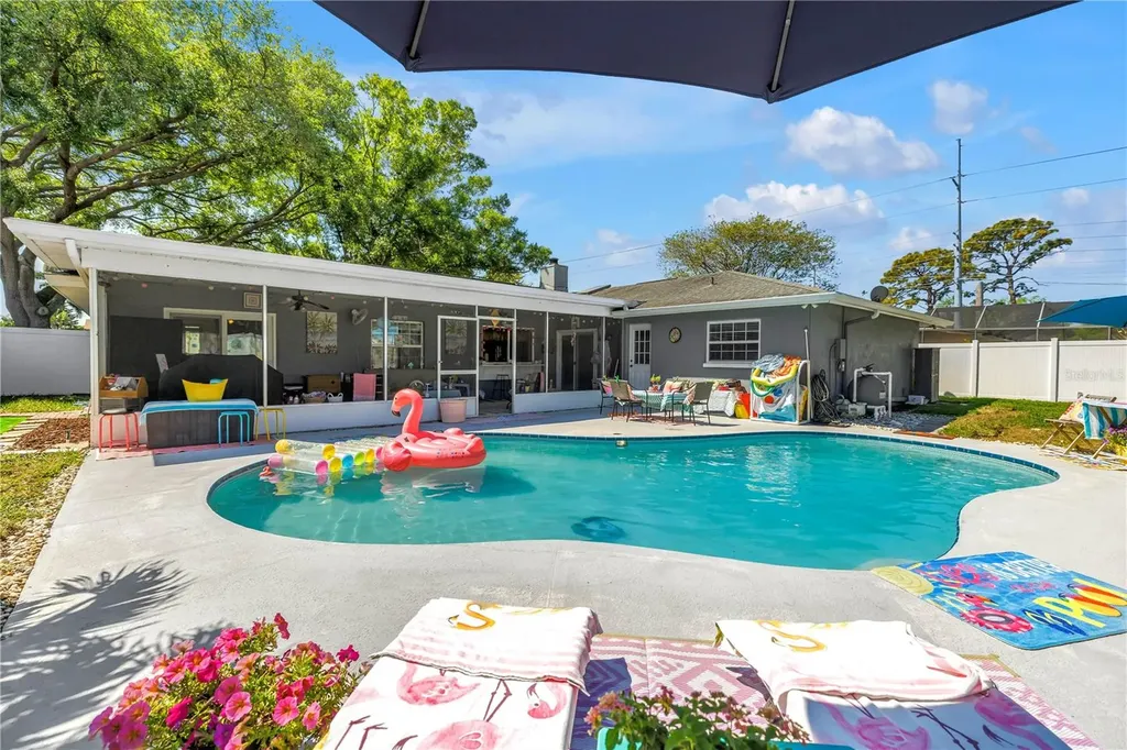 12487 93rd Avenue Seminole FL 33772