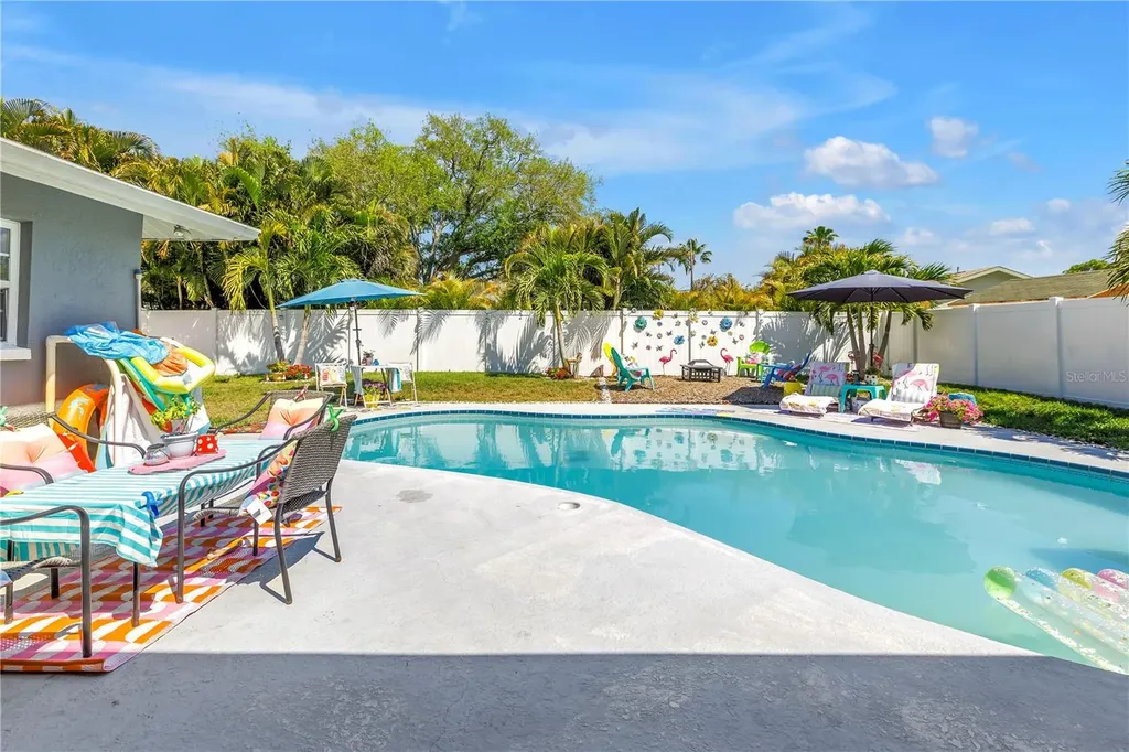 12487 93rd Avenue Seminole FL 33772