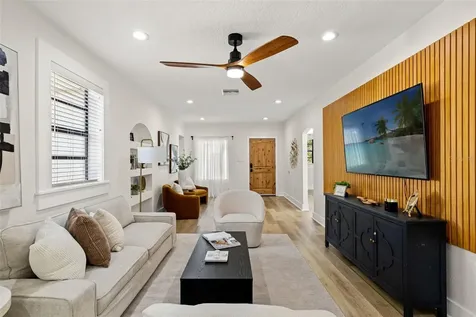 103 E Lambright Street Tampa FL 33604