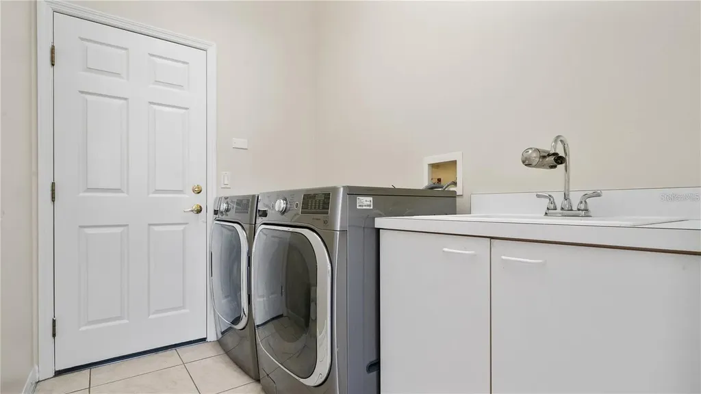 7773 Debeaubien Drive Orlando FL 32835
