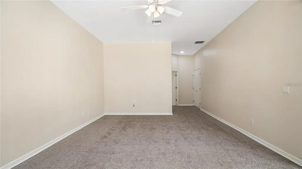 7773 Debeaubien Drive Orlando FL 32835