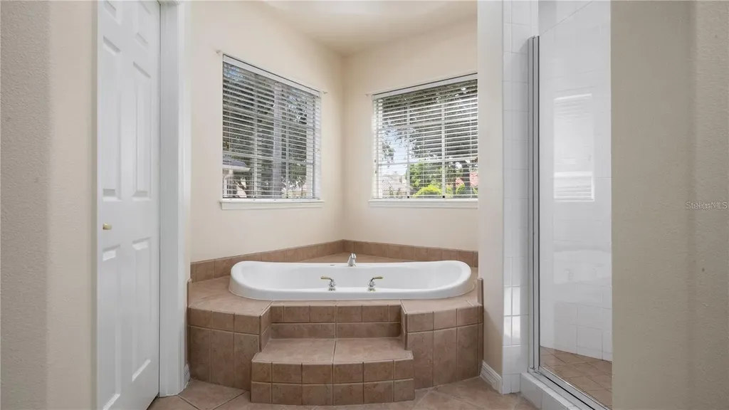7773 Debeaubien Drive Orlando FL 32835