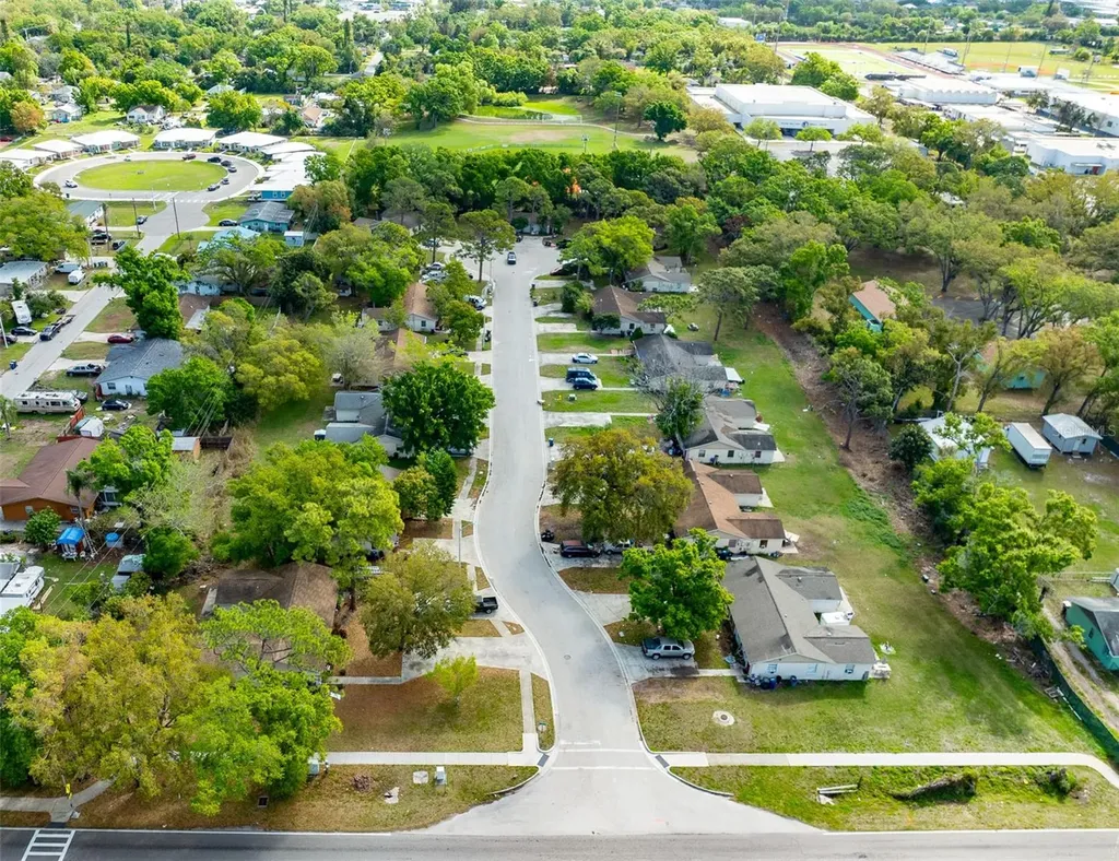 904 33rd Avenue E Bradenton FL 34208