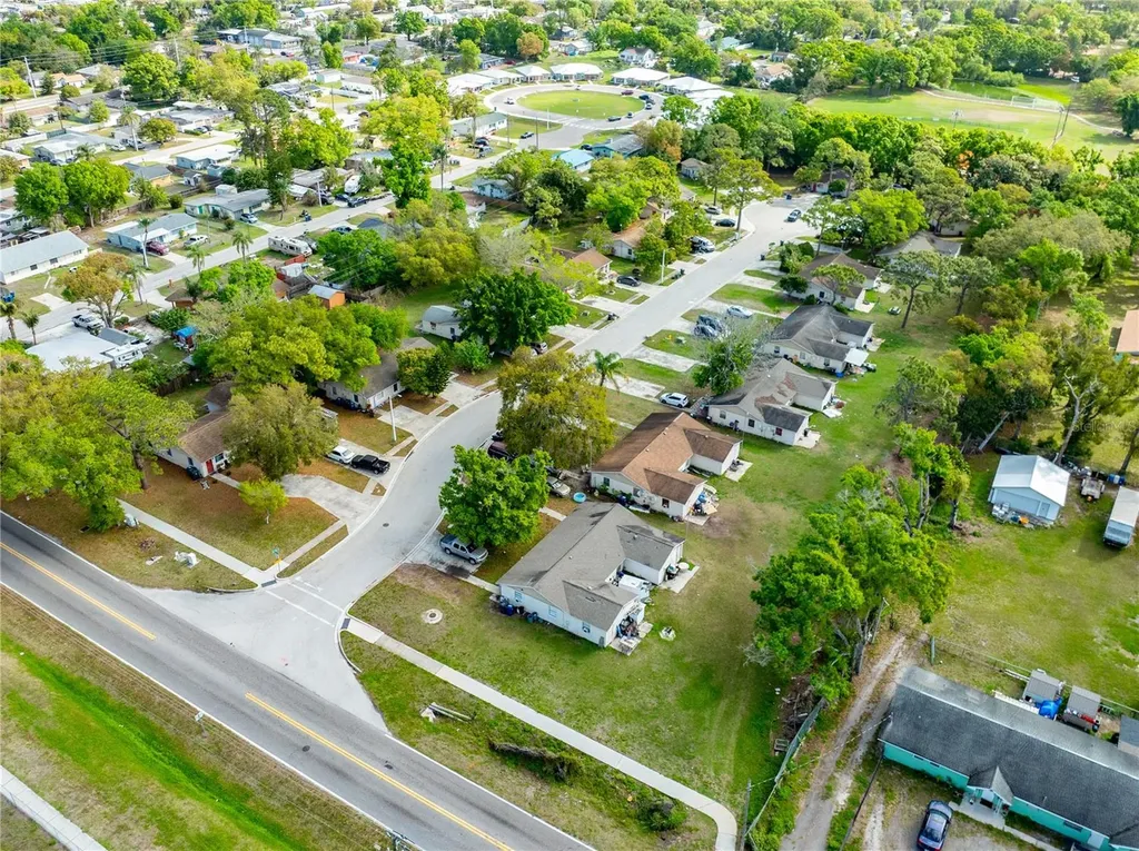 904 33rd Avenue E Bradenton FL 34208