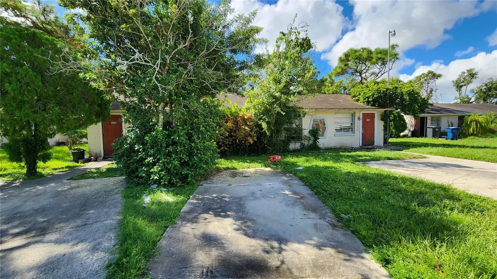 904 33rd Avenue E Bradenton FL 34208