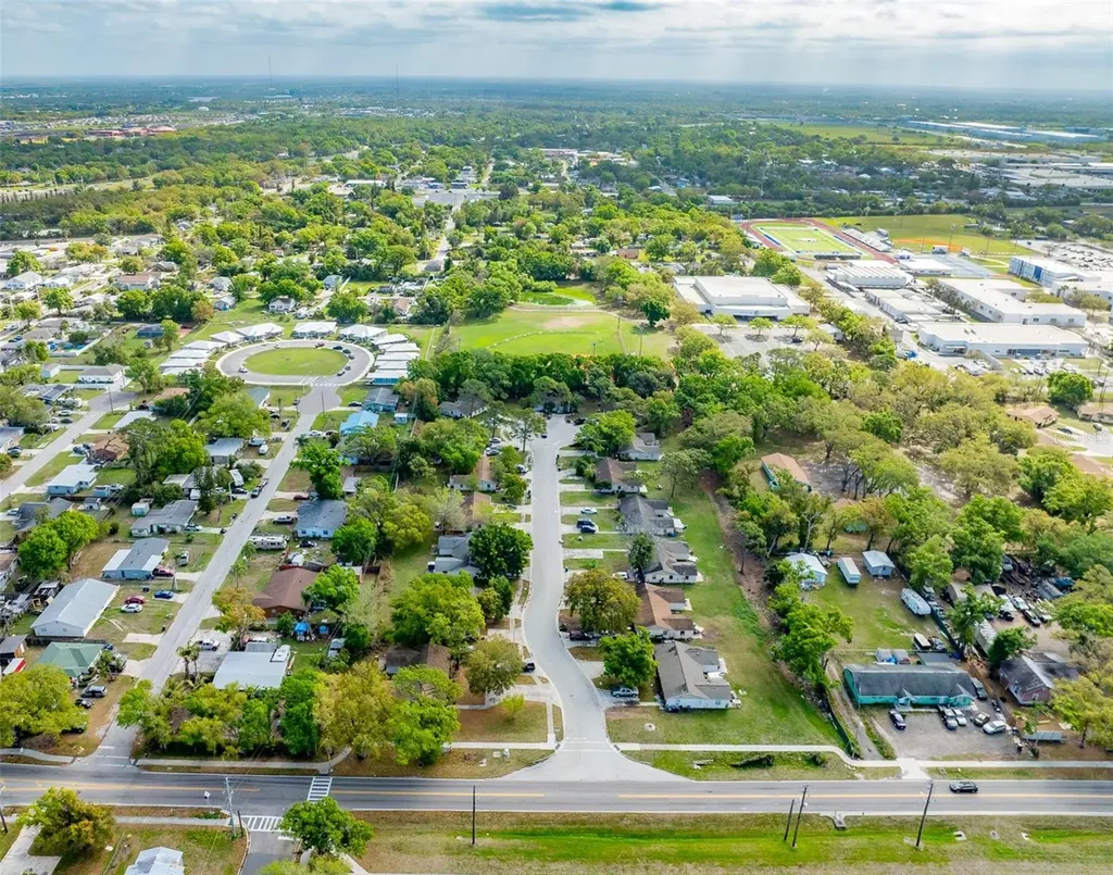 904 33rd Avenue E Bradenton FL 34208