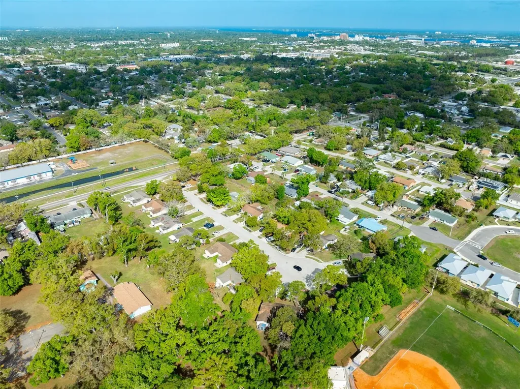 904 33rd Avenue E Bradenton FL 34208