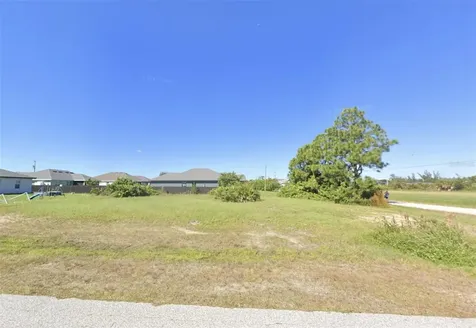 2416 NW 9th Terrace Cape Coral FL 33993