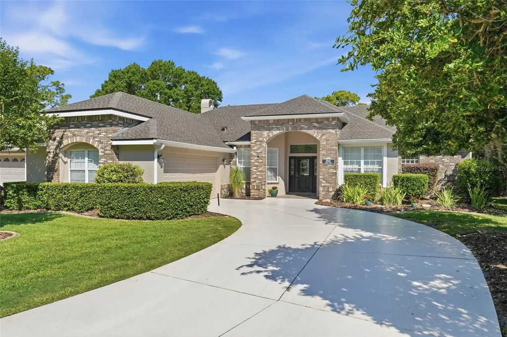 1941 Citrus Court Mount Dora FL 32757