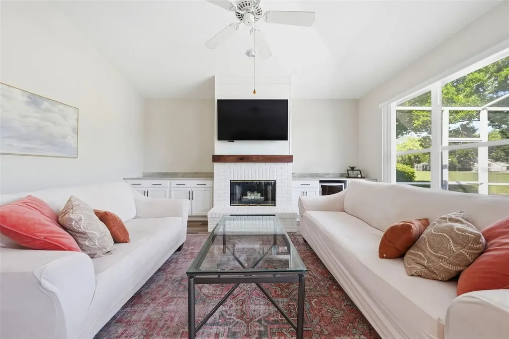 1941 Citrus Court Mount Dora FL 32757