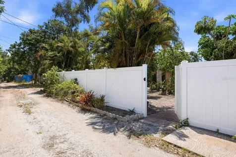 6127 4th Avenue S St Petersburg FL 33707