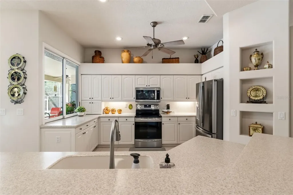 10260 Waters Edge Court Weeki Wachee FL 34613