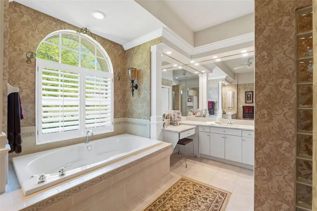 10260 Waters Edge Court Weeki Wachee FL 34613