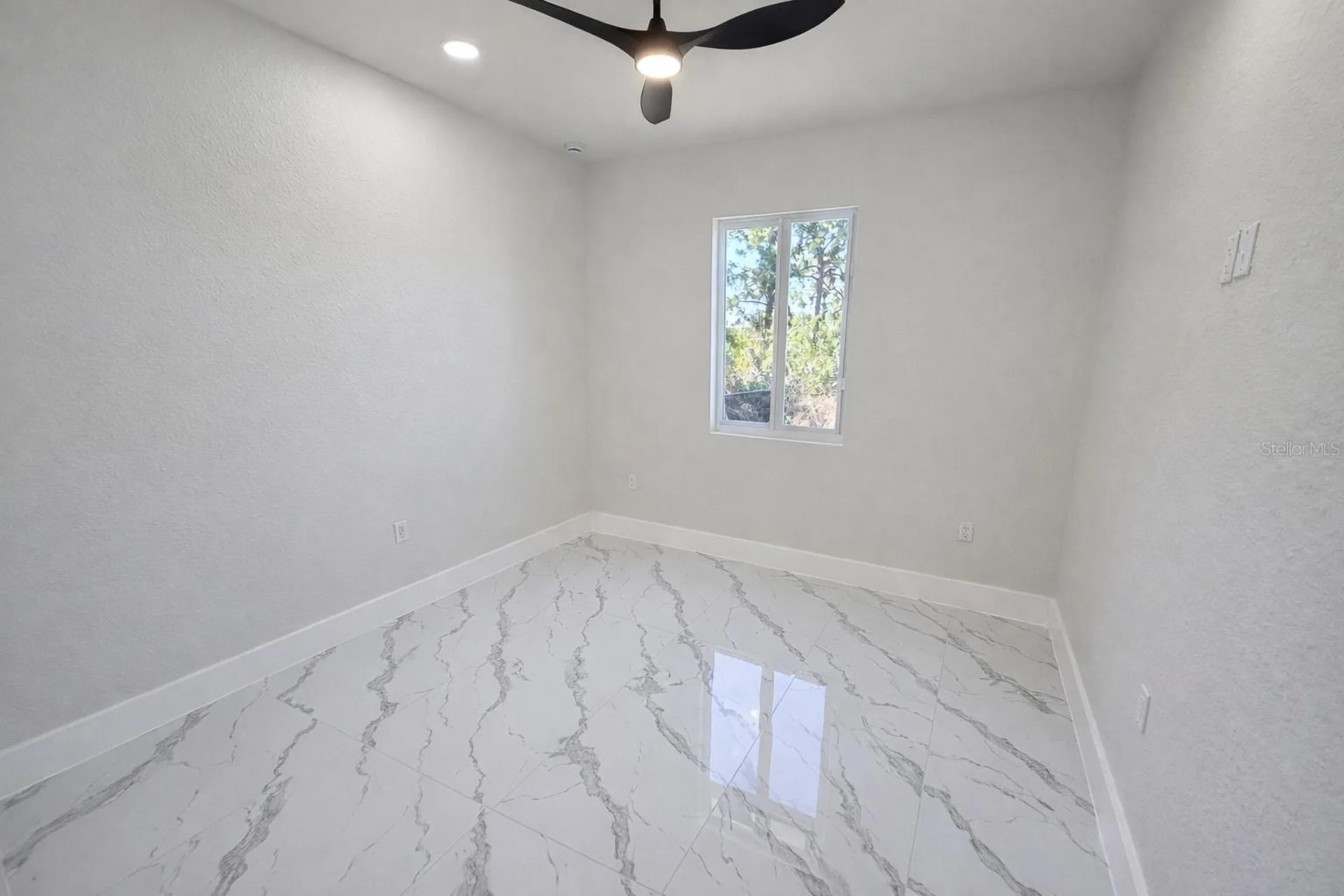 2423/2421 Milton Avenue S Lehigh Acres FL 33973