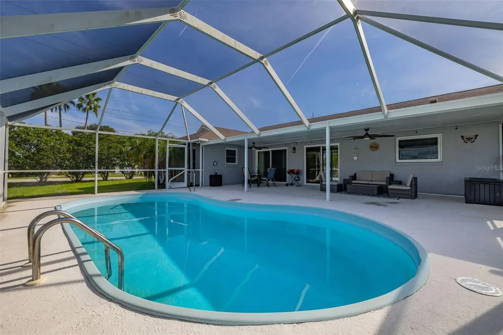 2 Claymont Court S Palm Coast FL 32137