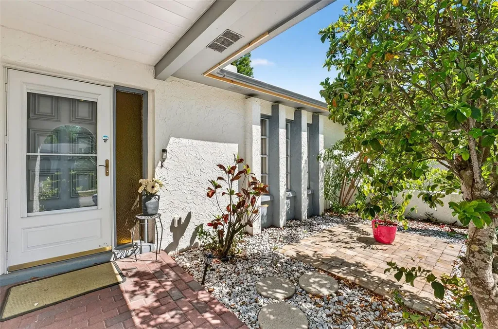 1129 Forbes Trace Tarpon Springs FL 34689