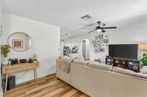 1129 Forbes Trace Tarpon Springs FL 34689