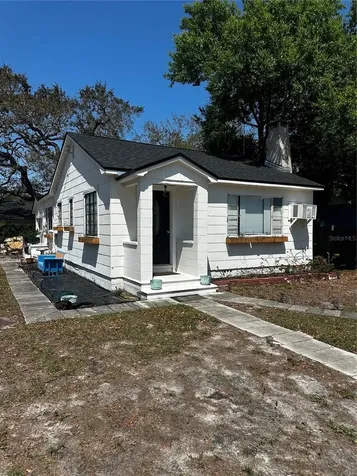 491 31st Avenue N St Petersburg FL 33704