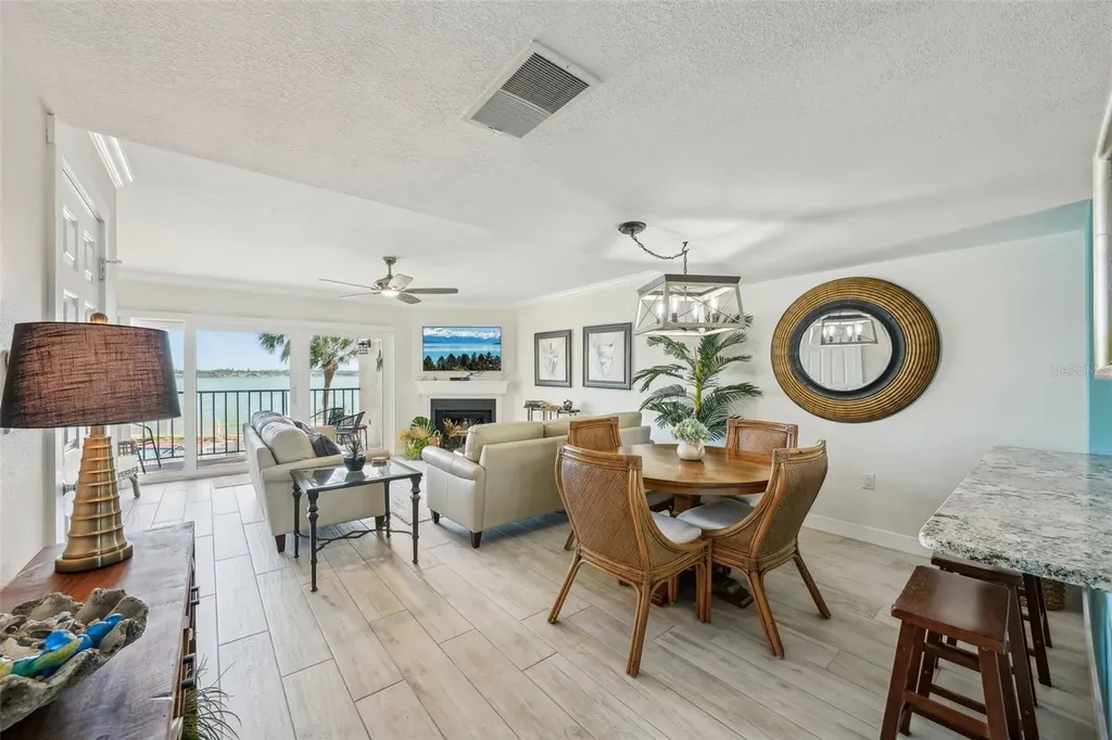7520 Sunshine Skyway Lane S St Petersburg FL 33711