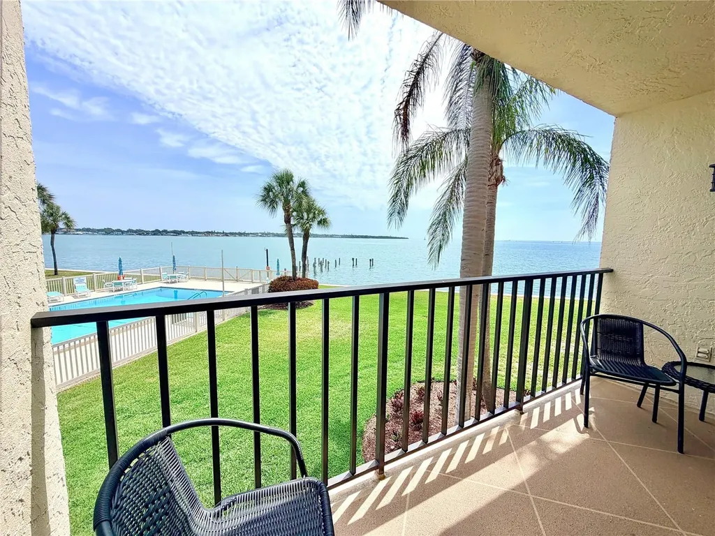 7520 Sunshine Skyway Lane S St Petersburg FL 33711