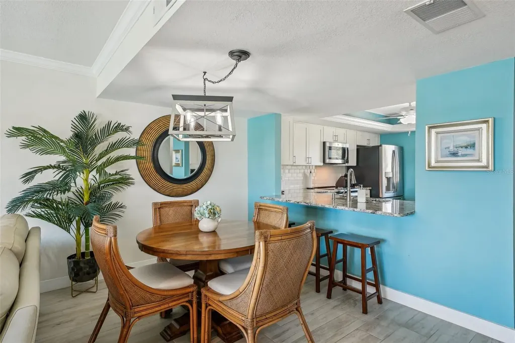7520 Sunshine Skyway Lane S St Petersburg FL 33711