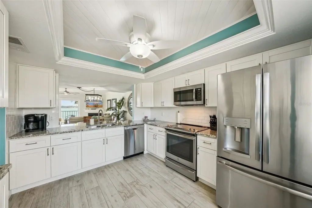 7520 Sunshine Skyway Lane S St Petersburg FL 33711