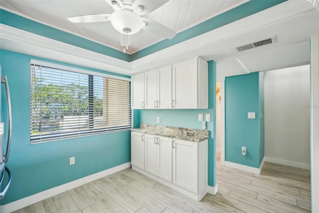 7520 Sunshine Skyway Lane S St Petersburg FL 33711