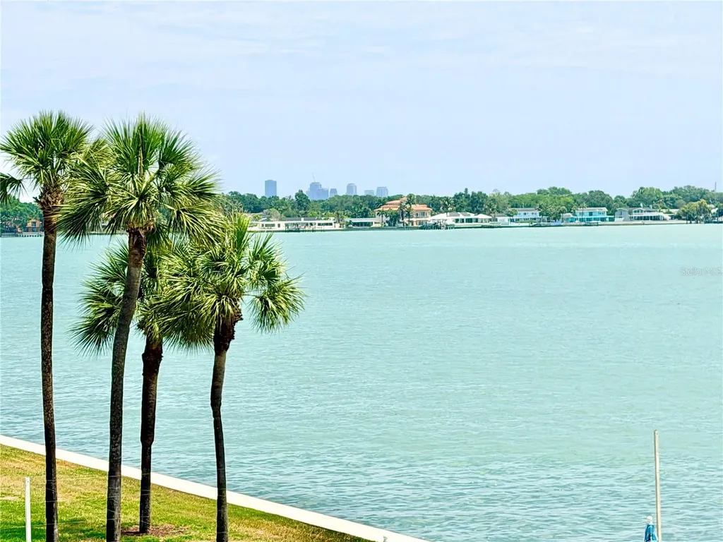 7520 Sunshine Skyway Lane S St Petersburg FL 33711