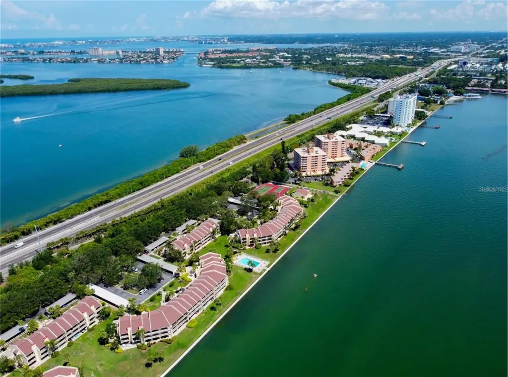 7520 Sunshine Skyway Lane S St Petersburg FL 33711