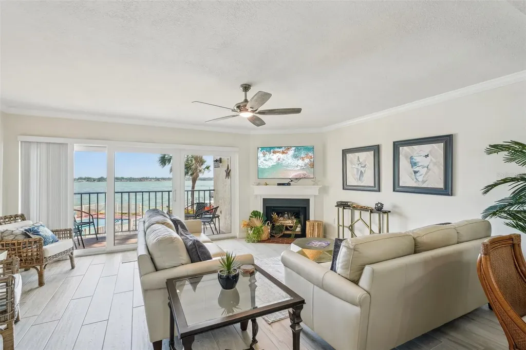 7520 Sunshine Skyway Lane S St Petersburg FL 33711