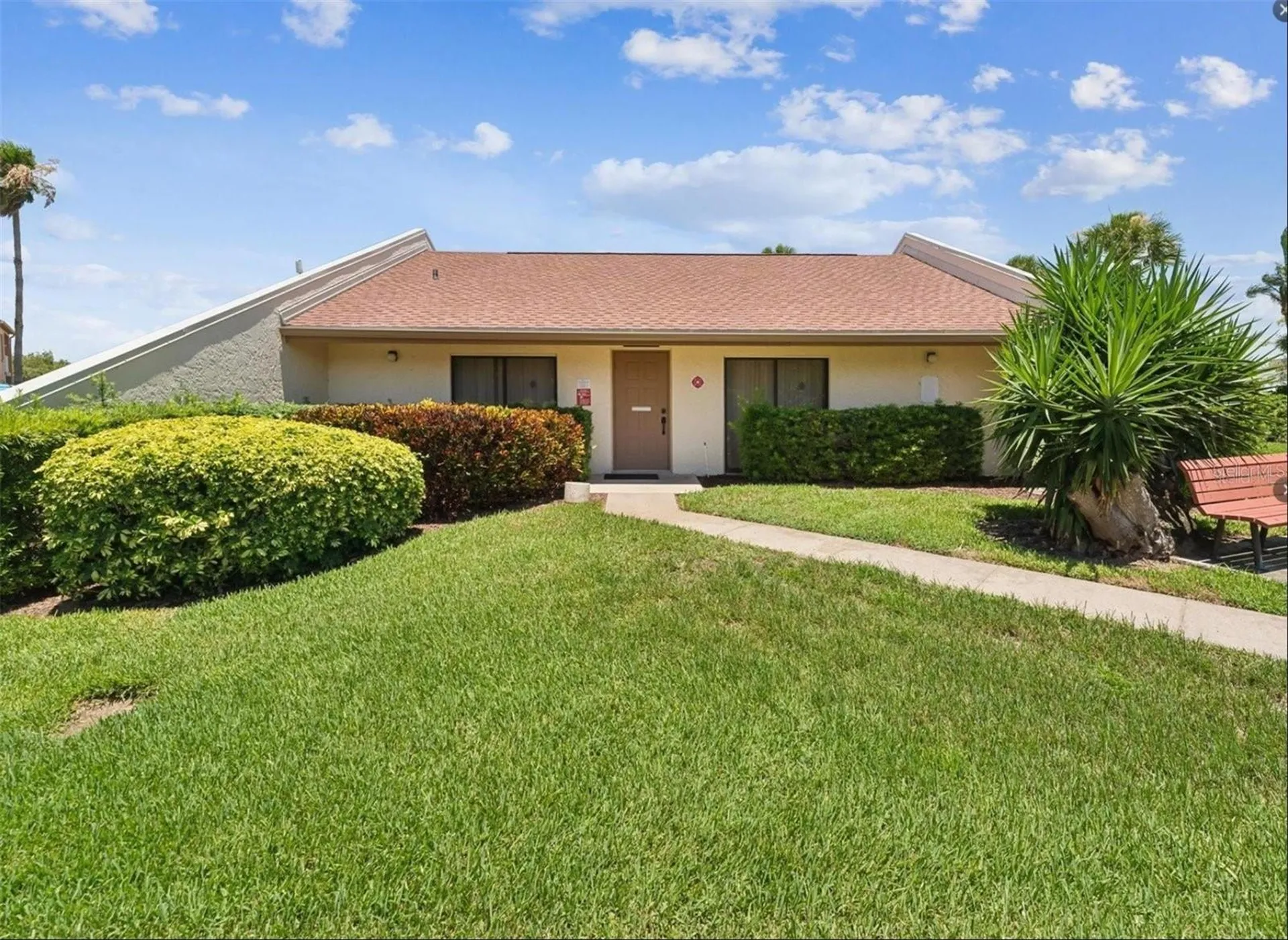 7520 Sunshine Skyway Lane S St Petersburg FL 33711