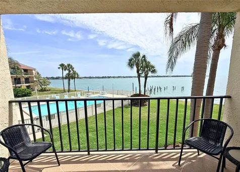 7520 Sunshine Skyway Lane S St Petersburg FL 33711