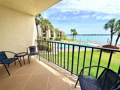 7520 Sunshine Skyway Lane S St Petersburg FL 33711