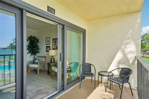 7520 Sunshine Skyway Lane S St Petersburg FL 33711