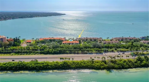 7520 Sunshine Skyway Lane S St Petersburg FL 33711