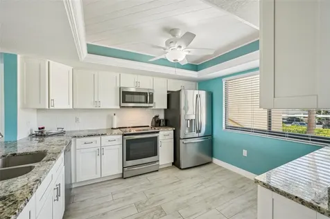7520 Sunshine Skyway Lane S St Petersburg FL 33711